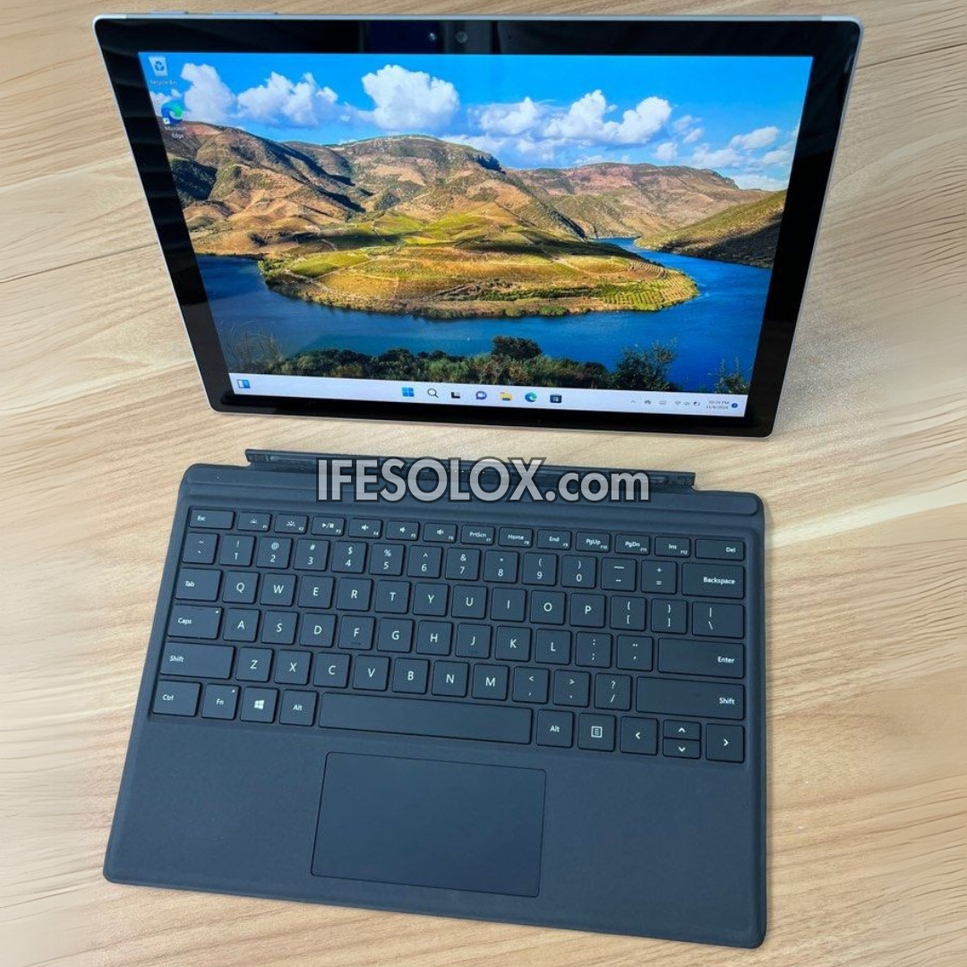 Microsoft Surface Pro 4 12.3" Tablet with Type Cover, Intel Core i5 6th Gen, 8GB RAM, 256GB SSD - Foreign Used