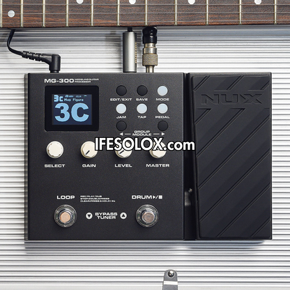 Nux MG-300 compact multi-effectpedaal, ultracompact gitaar multi- effectpedaal (alles-in-één concept, USB-audio-interface, 32-bit DSP-engine, kleurendisplay, luidsprekersimulatie met 25 cabinet), zwart Nux MG-300 compact multi-effectpedaal, ultracompact gitaar multi- effectpedaal (alles-in-één concept, USB-audio-interface, 32-bit DSP-engine, kleurendisplay, luidsprekersimulatie met 25 cabinet), zwart