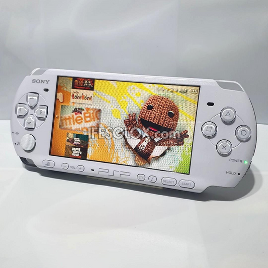 PlayStation Portable PSP 3000 series Game Console with 16GB Memory Stick and 15 Games (White) - Foreign Used