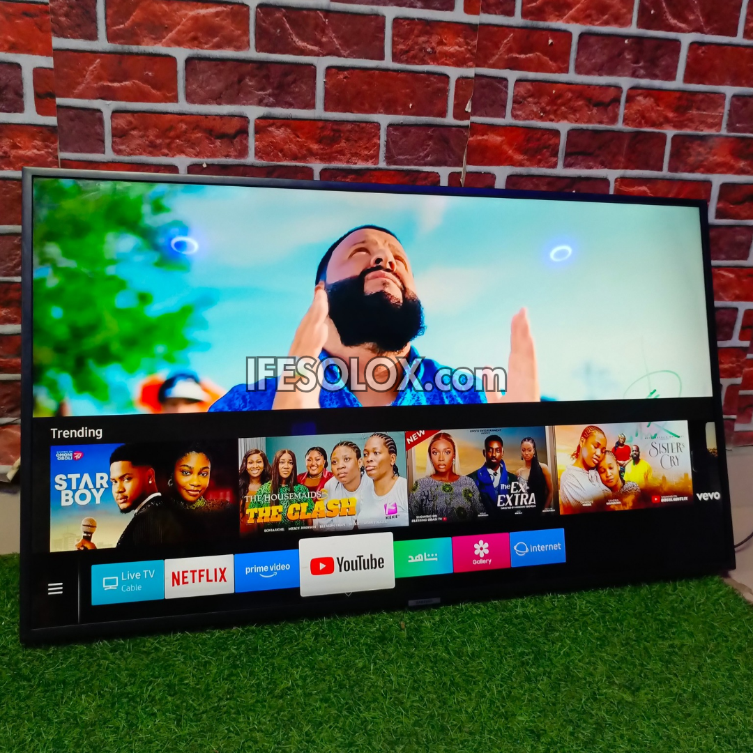 SAMSUNG 43 Inch UE43RU7179U 4K UHD Smart TV (Active HDR, Bluetooth, WiFi, Miracast, AirPlay) - Foreign Used