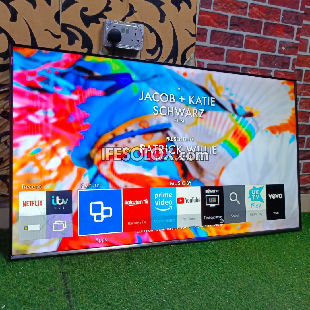 SAMSUNG 55 pouces UE55J5500 Series 5 Smart TV LED Full HD (WiFi intégré, Miracast) - Utilisé au Royaume-Uni 