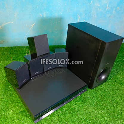 Sony DAV-DZ140 Système de cinéma maison DVD 5.1 canaux 300 watts - Occasion à l'étranger