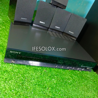 Sony DAV-DZ140 Système de cinéma maison DVD 5.1 canaux 300 watts - Occasion à l'étranger