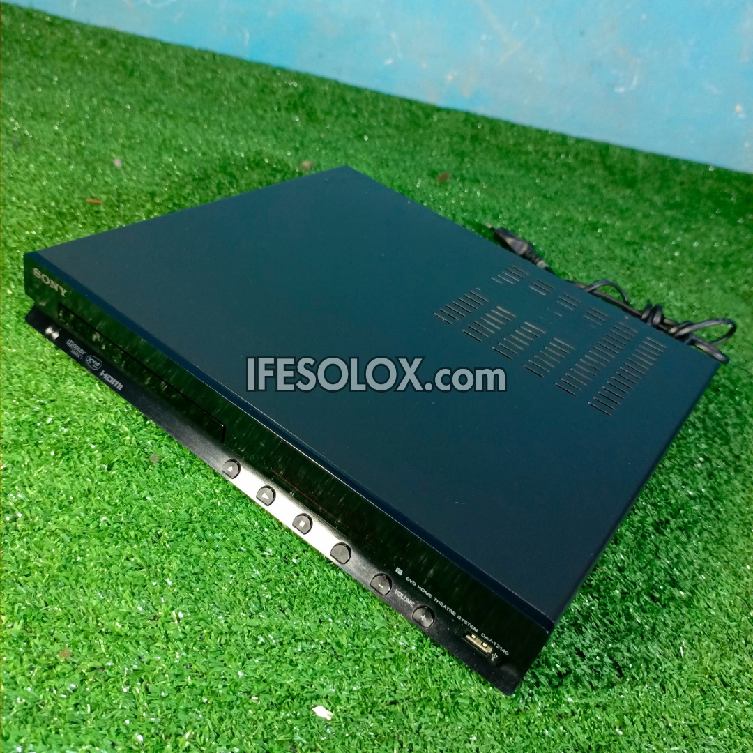 Sony DAV-DZ140 Système de cinéma maison DVD 5.1 canaux 300 watts - Occasion à l'étranger