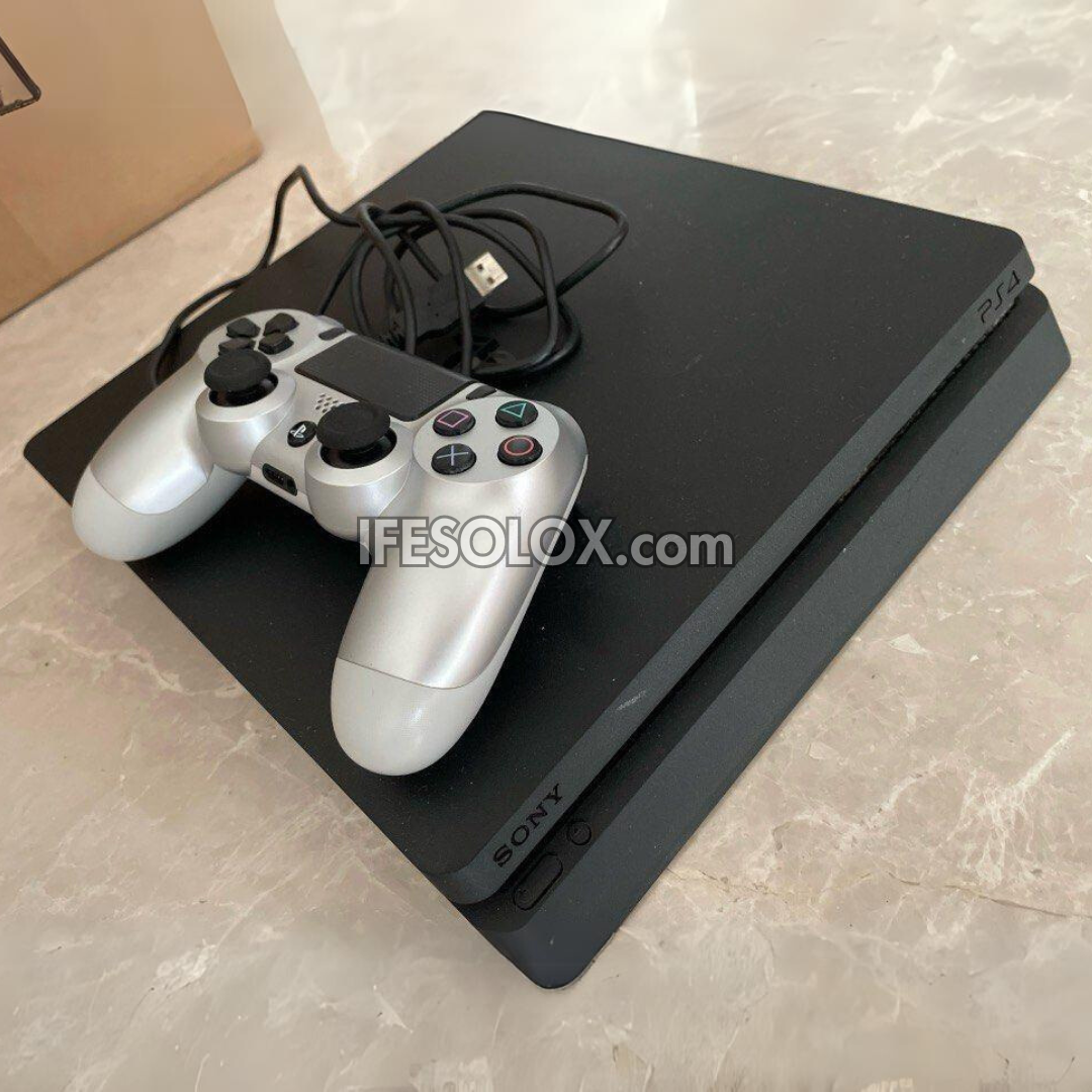 Sony Playstation 4 (PS4) Slim 1TB Soldier Game Console with 1 DUALSHOCK 3 Controllers - Foreign Used