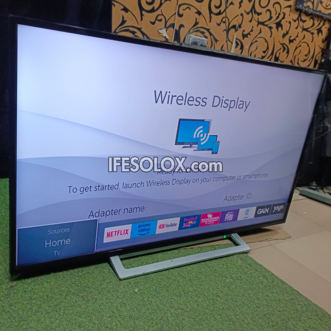 TOSHIBA 50 Inch Smart 4K UHD LED TV (Built-in WiFi, Wireless Display) - London Used