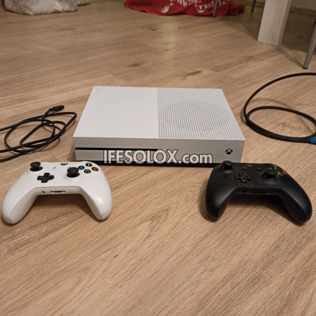 Microsoft XBOX ONE S 500GB Game Console Complete Set with 2 Wireless Controller - Foreign Used