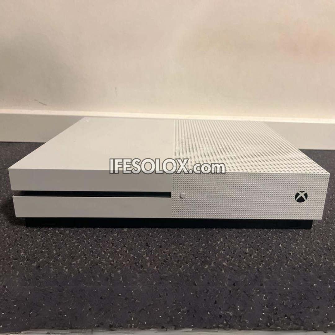 Microsoft XBOX ONE S 500GB Game Console Complete Set with 2 Wireless Controller - Foreign Used