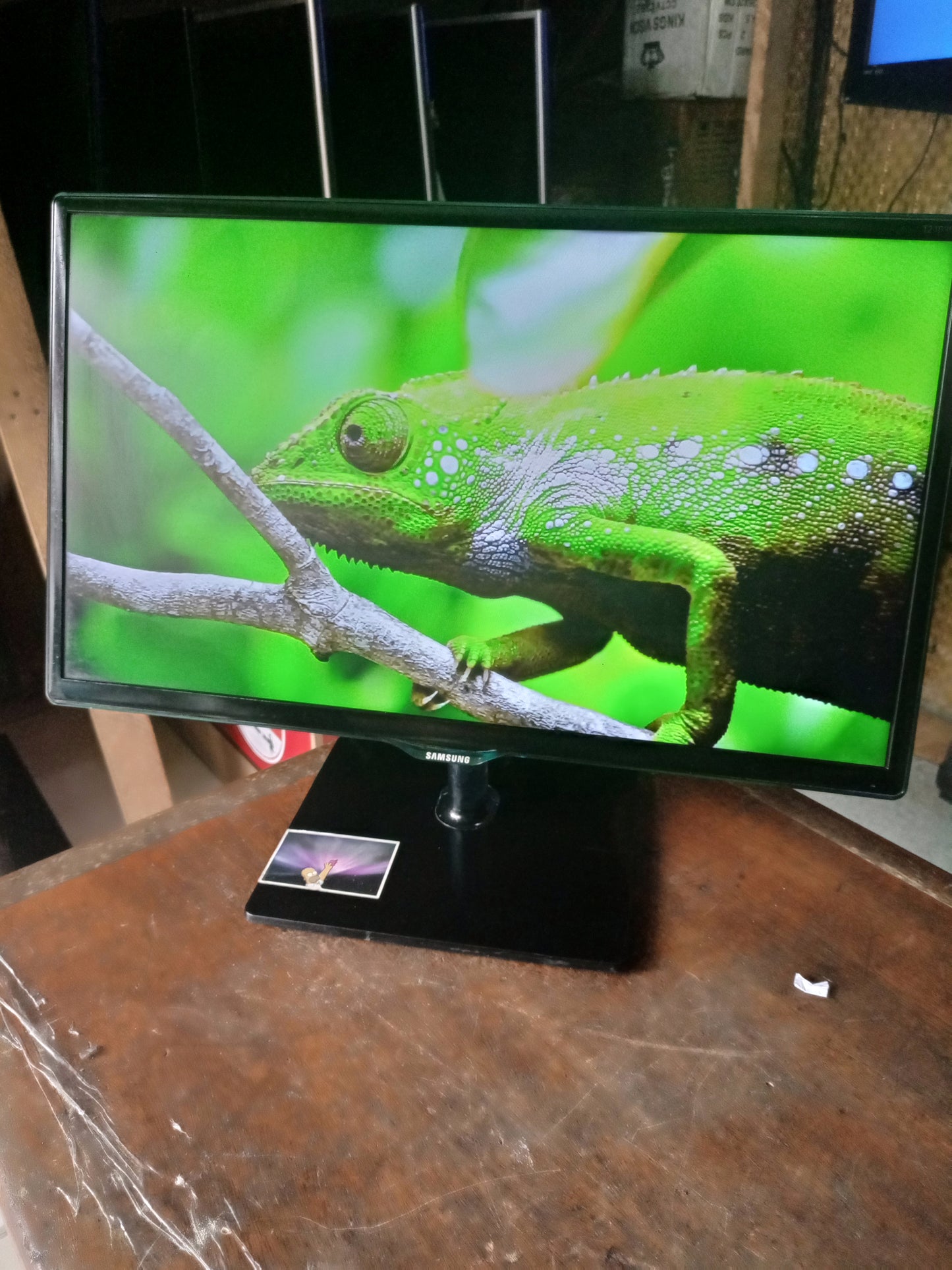 SAMSUNG 24 Inch LT24D390SW Smart Full HD LED TV + Miracast, Screen mirroring - London Used