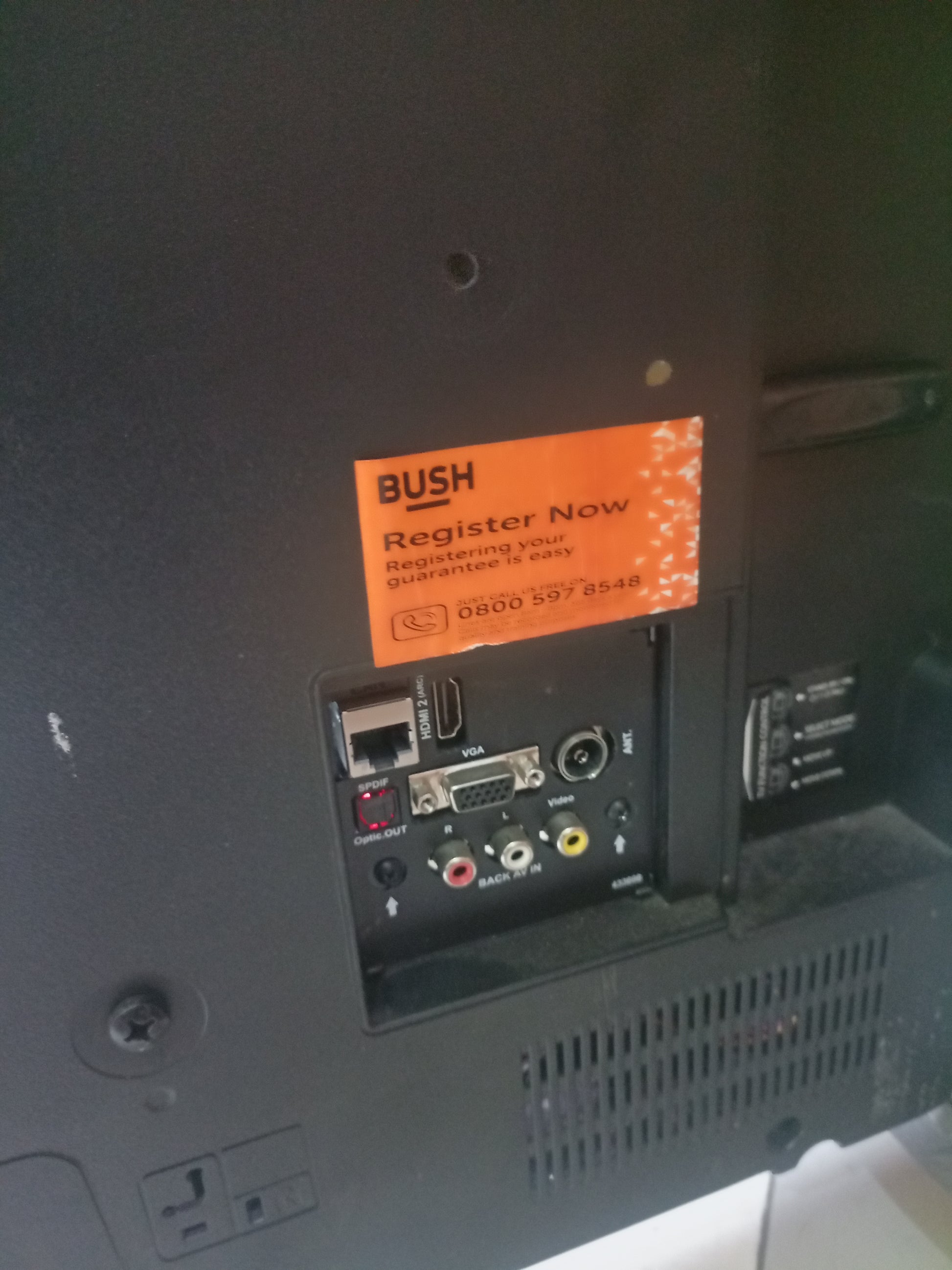BUSH 40 Inch WiFi Smart Full HD LED TV + Netflix, YouTube & Miracast - Board View