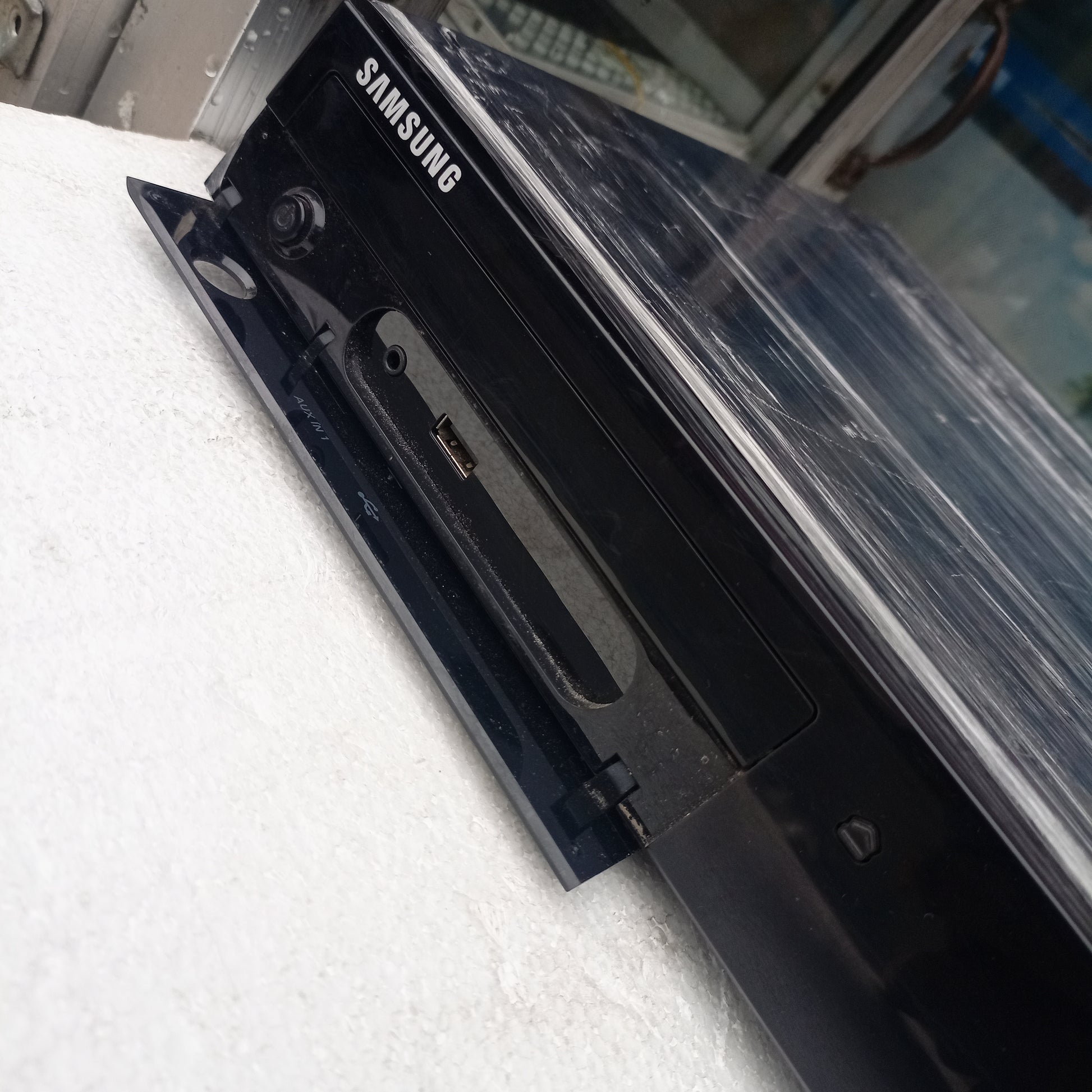 Samsung HT-Z310R 5.1Ch 1000watts Bluetooth DVD Home Theater Machine Head - Open USB tray