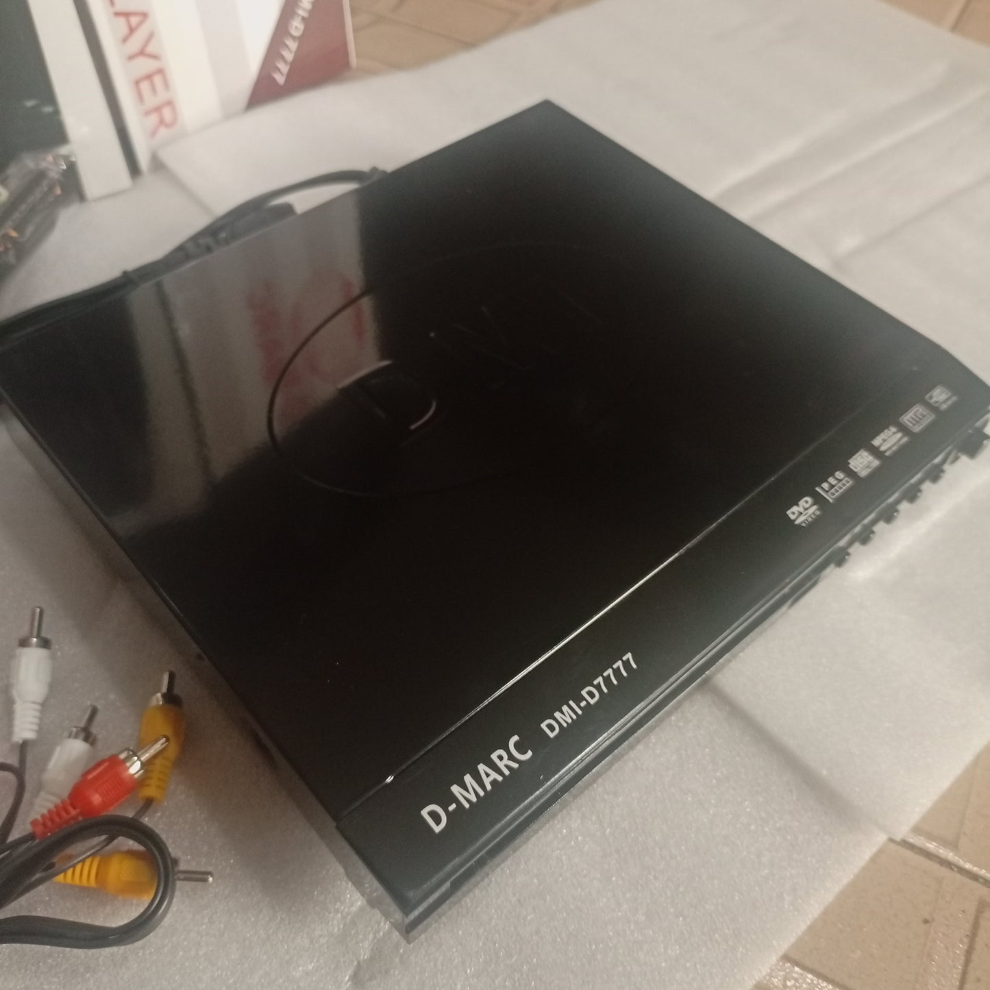 Lecteur DVD multi-lecture DMARC DMI-D7777 + dernière mémoire, emplacements USB et SD - Tout neuf
