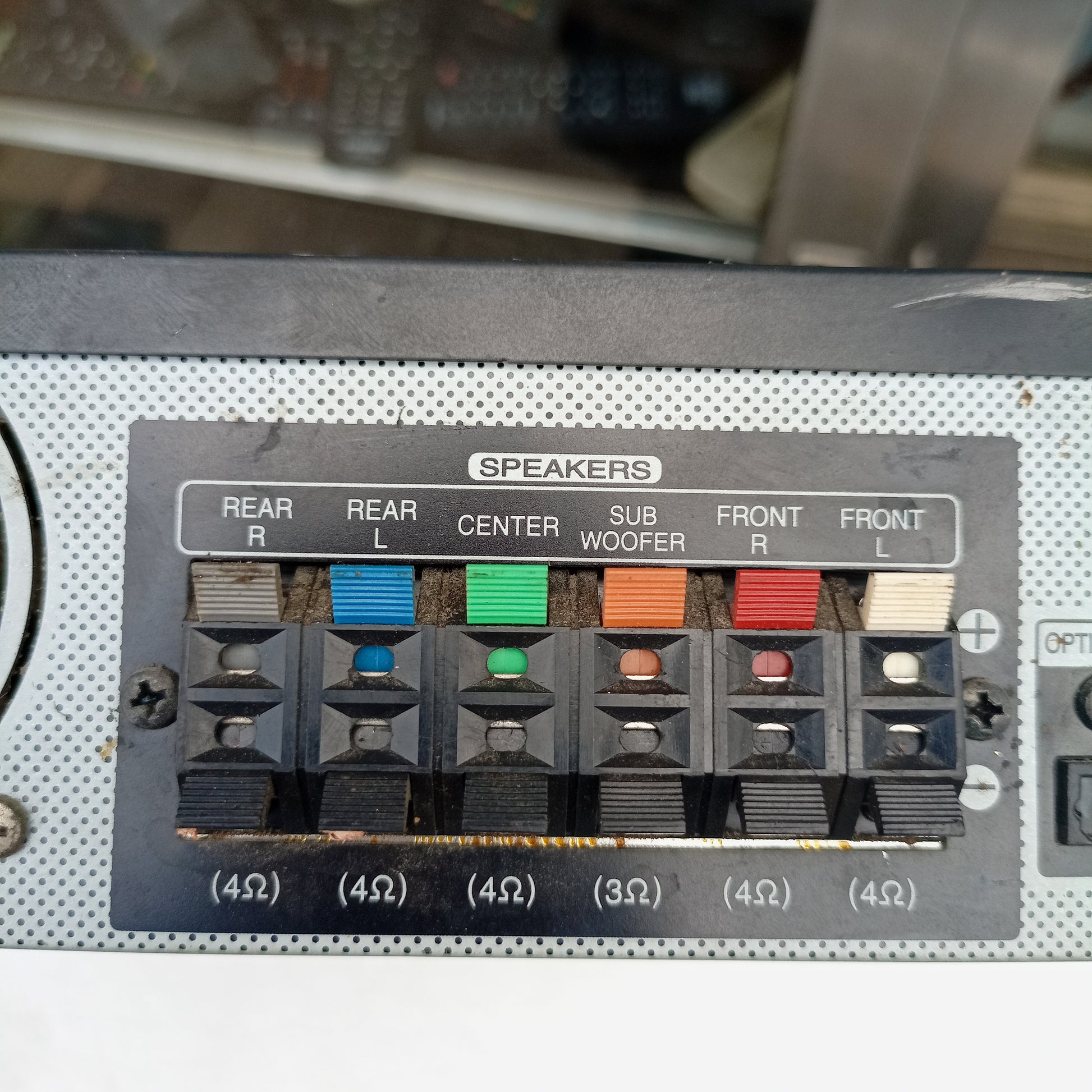 LG HT902PB 5.1Ch 1000Watts DVD Home Theater Machine Head - Speakers terminal