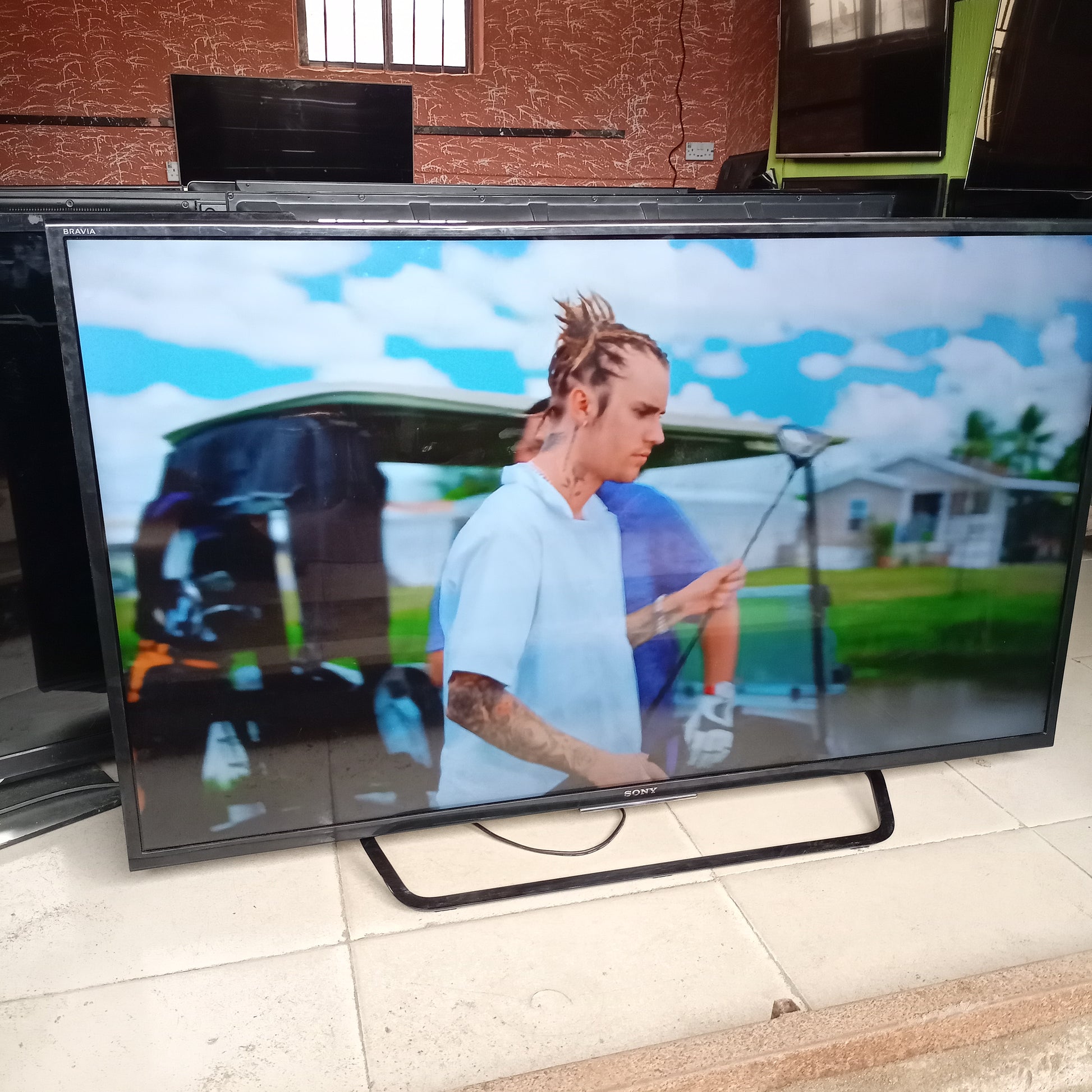 Sony BRAVIA 49 Inch HDR Smart LED TV - London Used