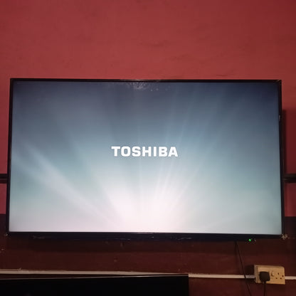 Toshiba 65 inch Satellite Smart 4K UHD LED TV (Wireless Display, Netflix, YouTube) - Start up
