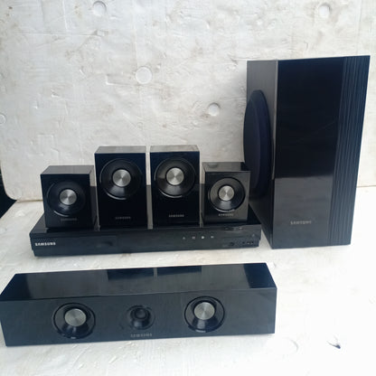 Samsung HT-D450 850Watts DVD Home Theater Complete Set - Foreign Used