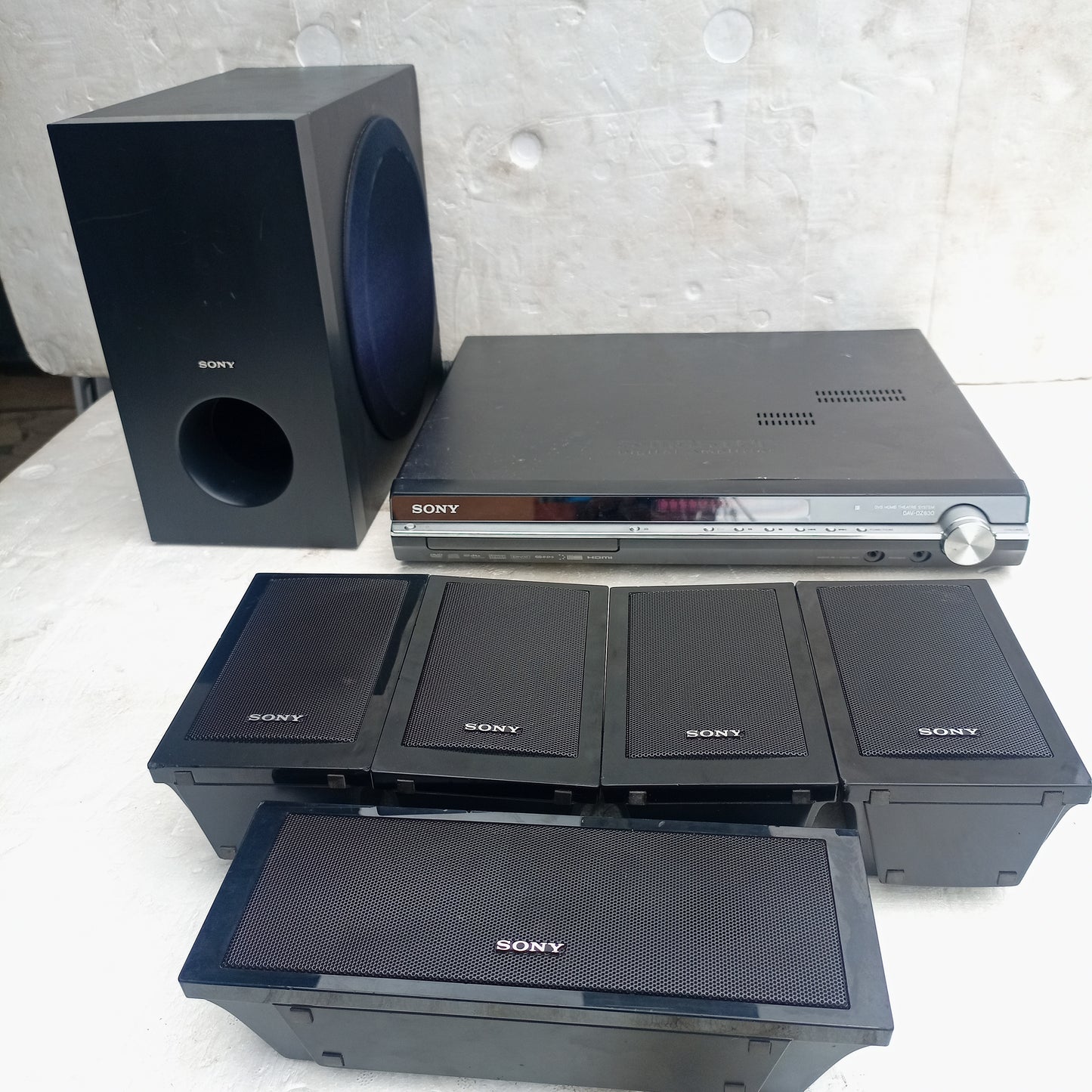 Sony 5.1Ch 1000 Watts DVD Home Theater System - Foreign Used