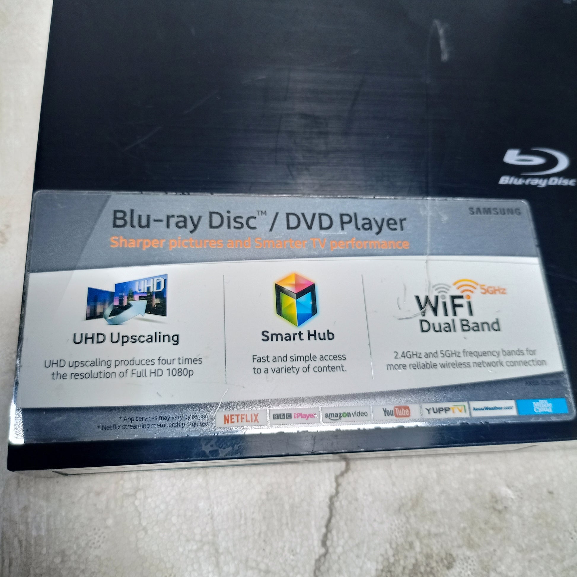 Samsung BD-J6300 Smart 4K Blu-ray 3D DVD Player + Built-in WiFi - Foreign Used