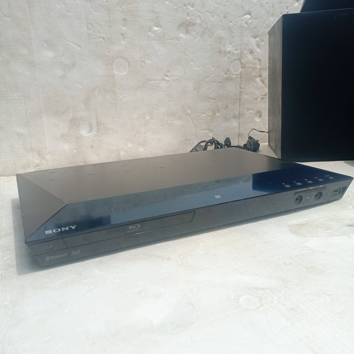 Sony BDV-E4100 5.1Ch 1000 Watts Bluetooth Smart 3D Blu-ray DVD Home Theater Machine Head (Wifi, Netflix) - front view