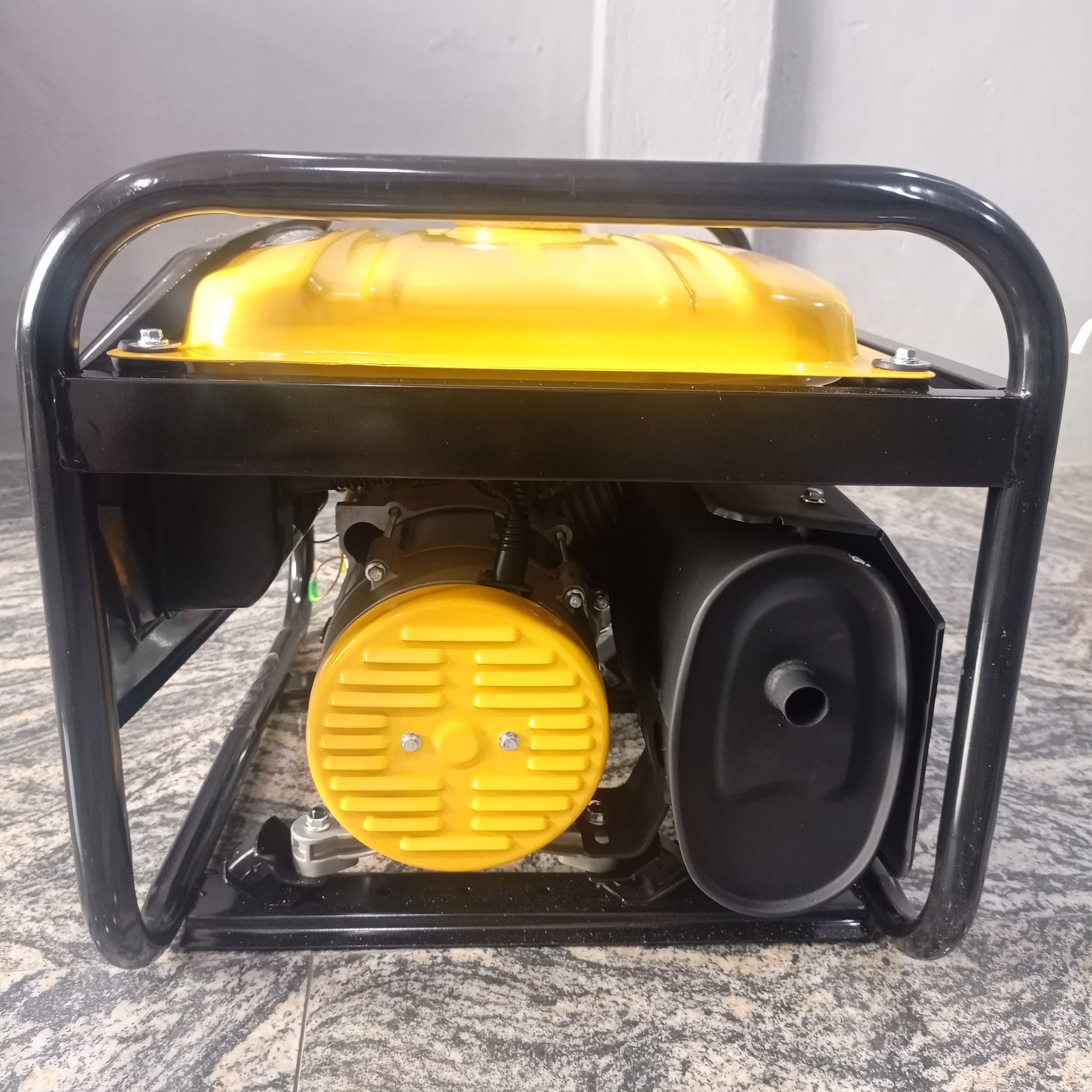 COROLLA CL3800 2.5 KVA Original Manual Gasoline Generator - Coil and Exhaust