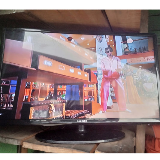 SAMSUNG 32 Inch EH4000 Series 4 Full HD 1080p LED TV - London Used