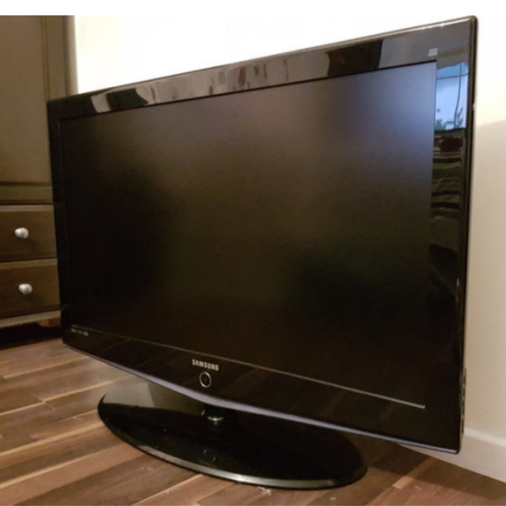 I de fleste tilfælde overskridelsen ingeniør SAMSUNG 32 Inch LE32R74BDX HD Ready LCD TV - London Used – IFESOLOX
