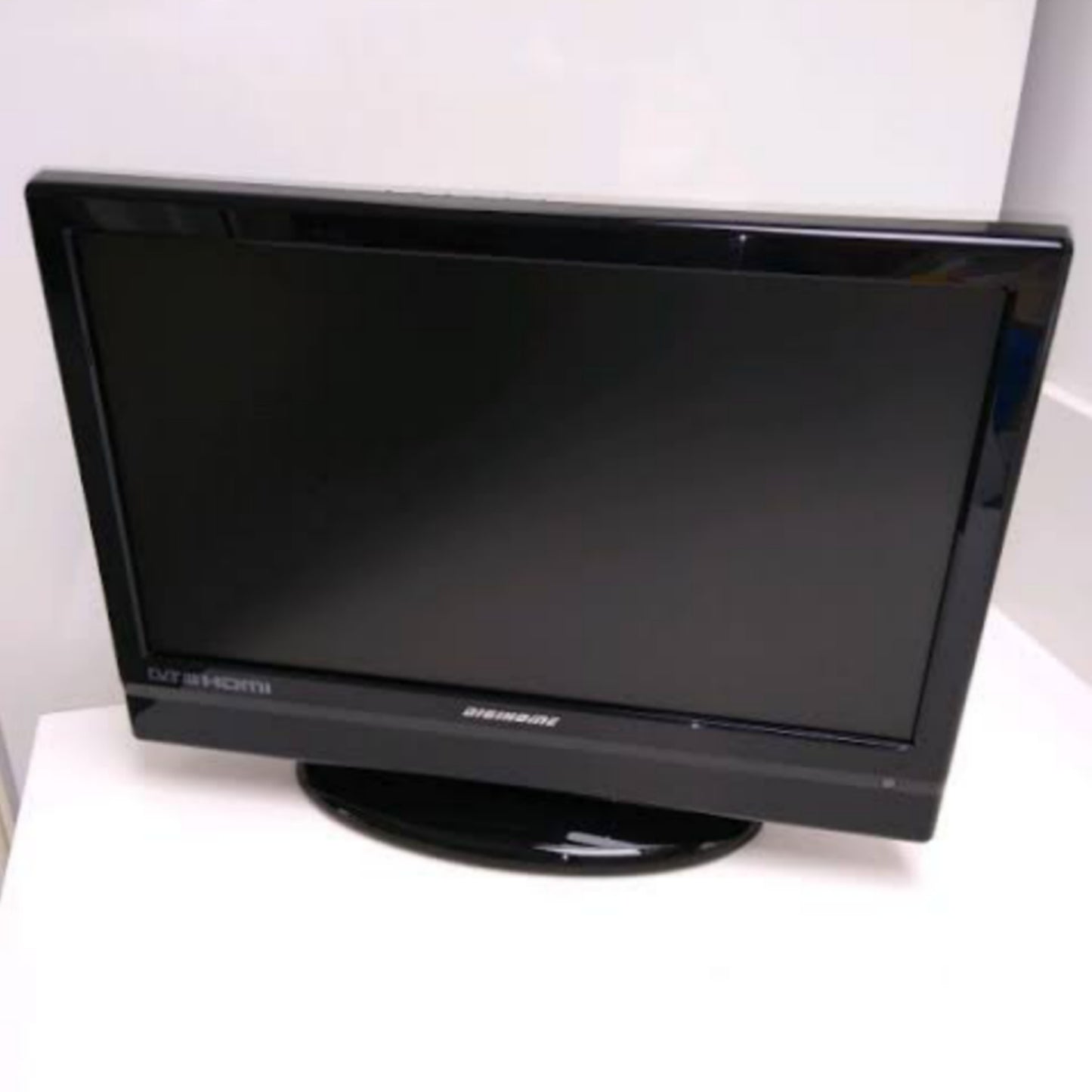 Digihome 16 Inch HD Ready LCD TV - London Used