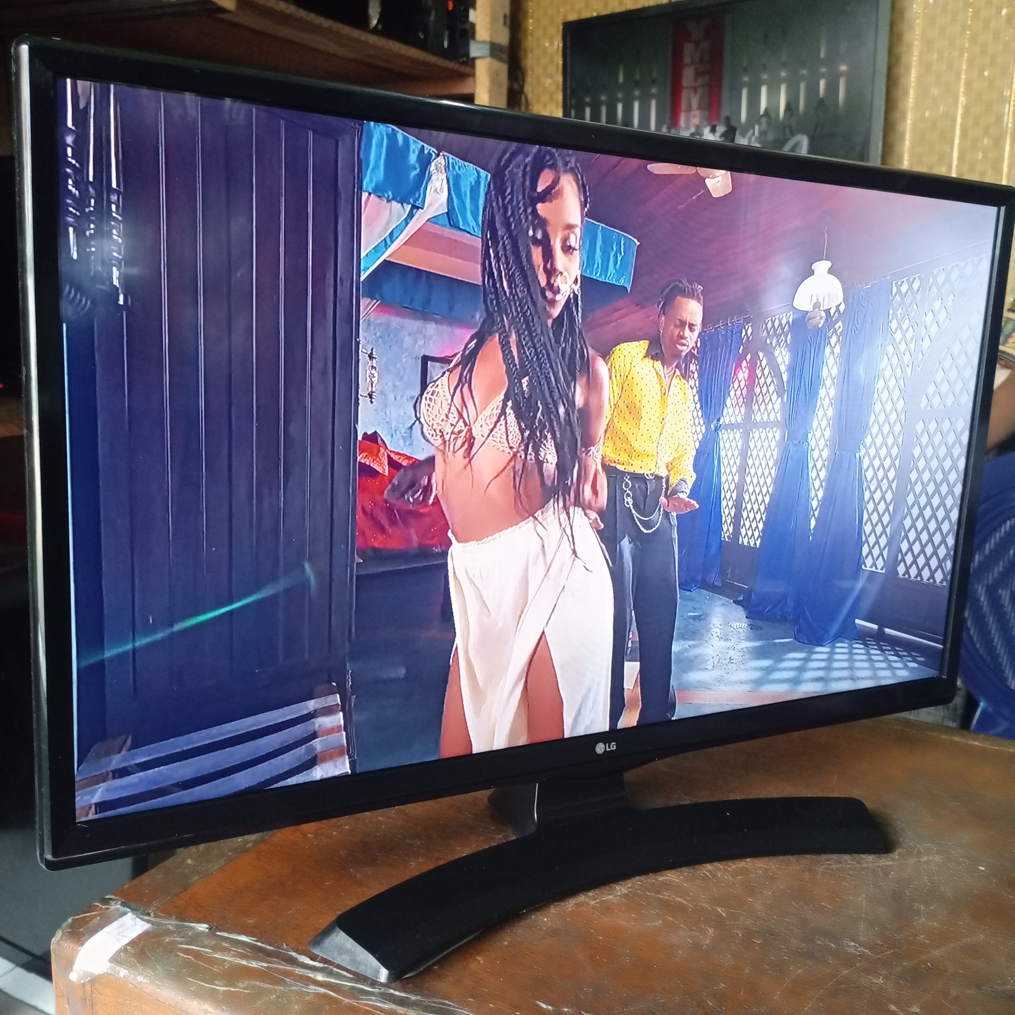Webos 28 LG 28 Inch 28MT49S webOS Smart Satellite HD Ready LED TV(Built-in WiFi ...