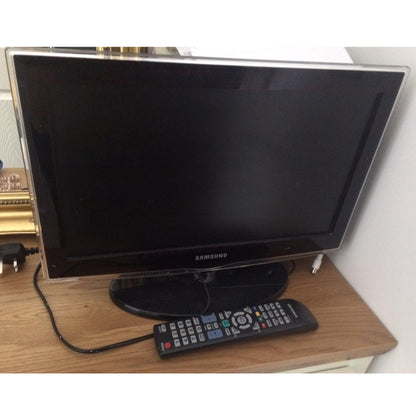 SAMSUNG 22 Inch LE22D450G1W HD Ready LCD TV + USB - Front View