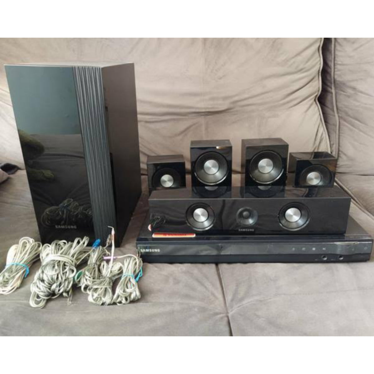 Samsung HT-C550 1000Watts DVD Home Theater Complete Set (USB, Aux, FM ...
