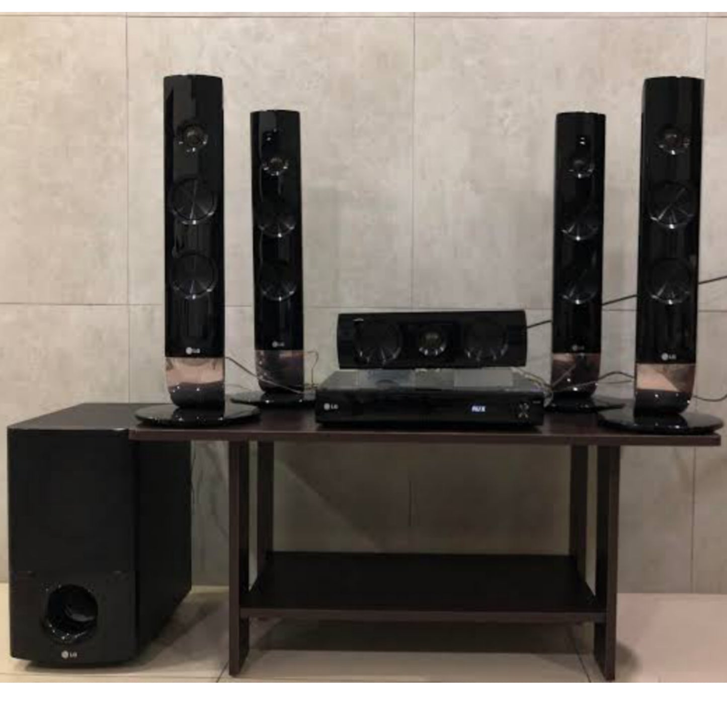 LG HT806TM 5.1Ch 850W DVD Standing Home Cinema System - Foreign Used