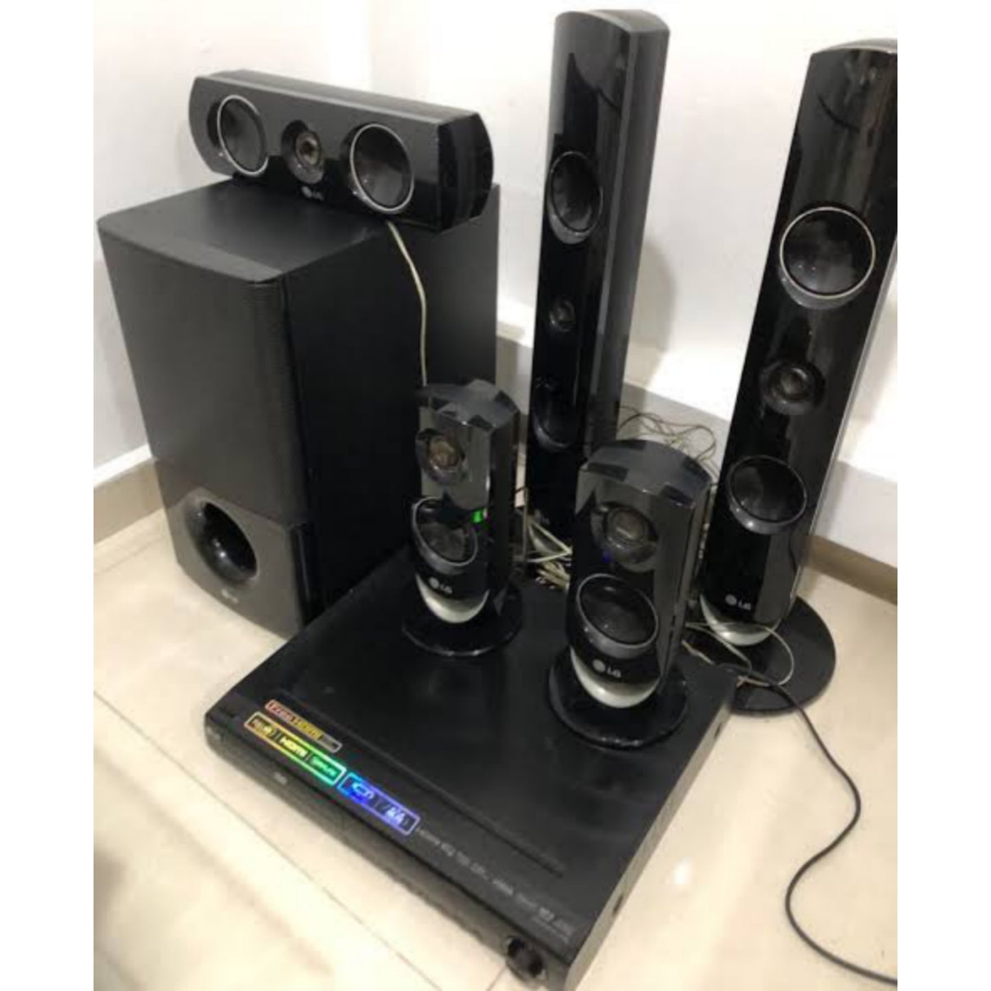 LG HT805PM 5.1Ch 850W Tall Boy DVD Home Theater System - Foreign Used