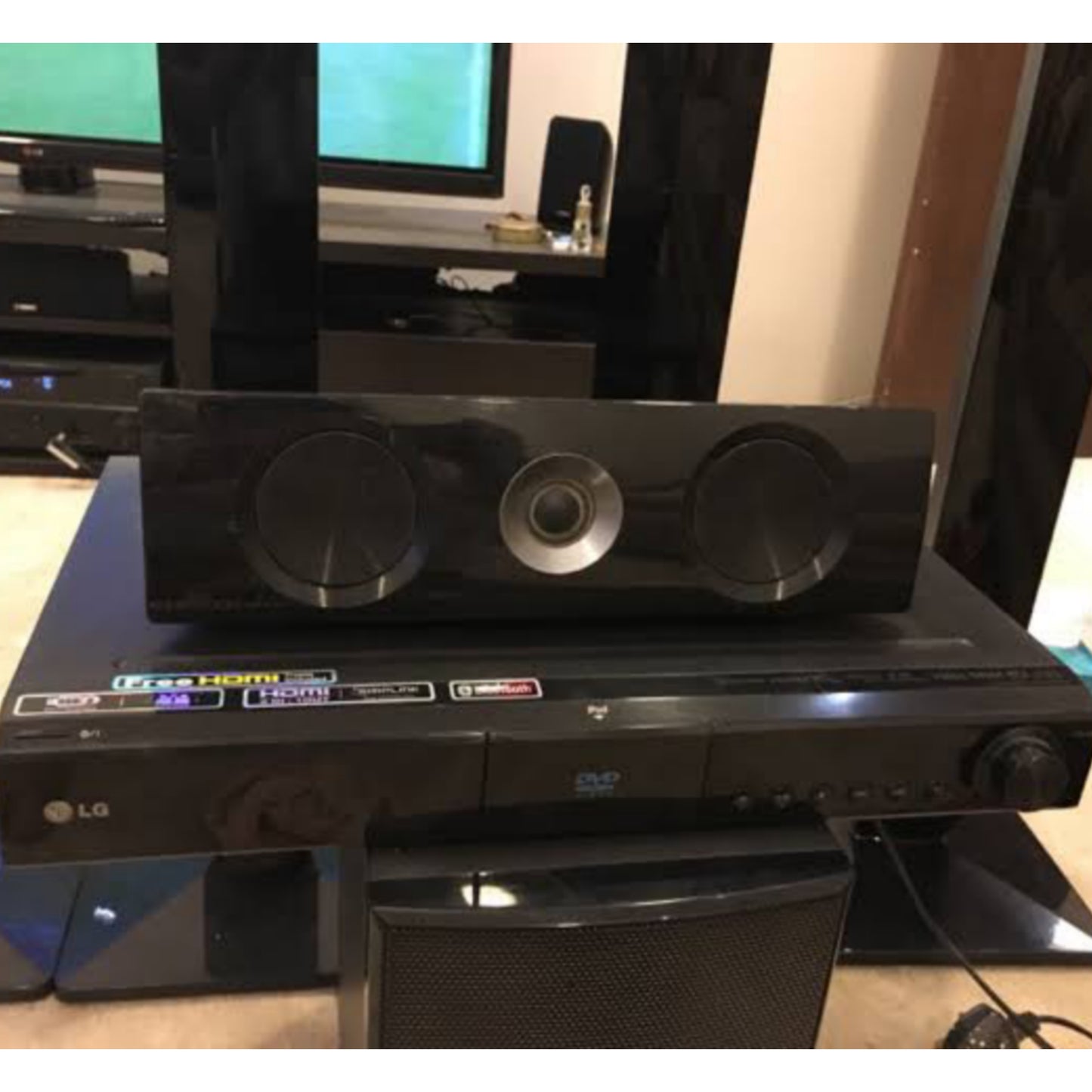 LG HT906TA 5.1Ch 1100W Tower Bluetooth DVD Home Theater System - Foreign Used