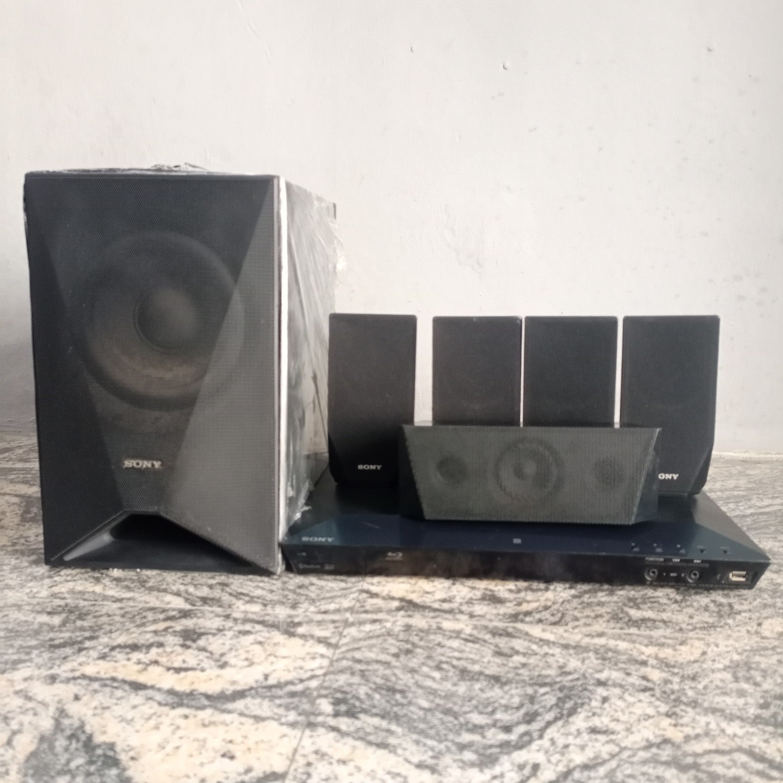 Sony BDV E3100 5.1Ch Smart Bluetooth Blu ray 3D DVD Home Cinema